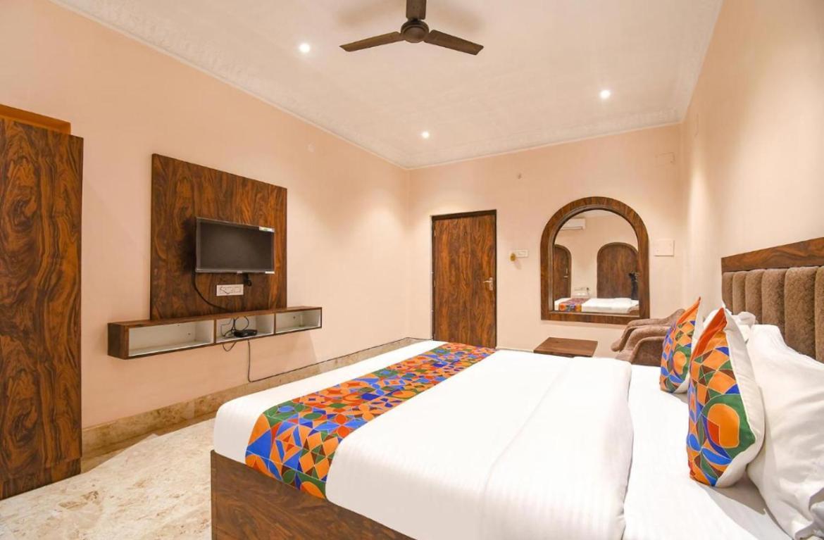 Hotel Whitehouse Ac Family Room Agra  Zewnętrze zdjęcie