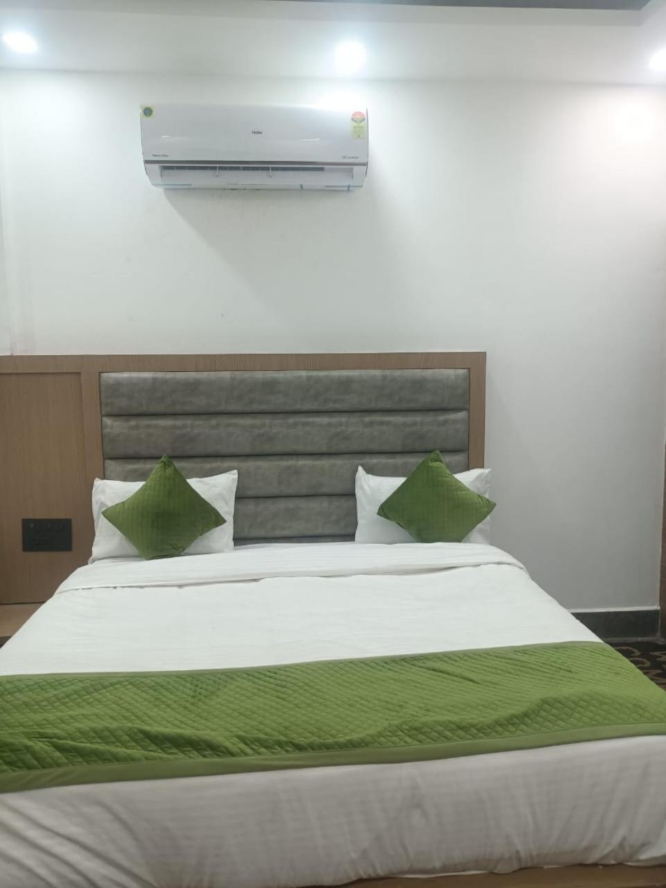 Hotel Whitehouse Ac Family Room Agra  Zewnętrze zdjęcie