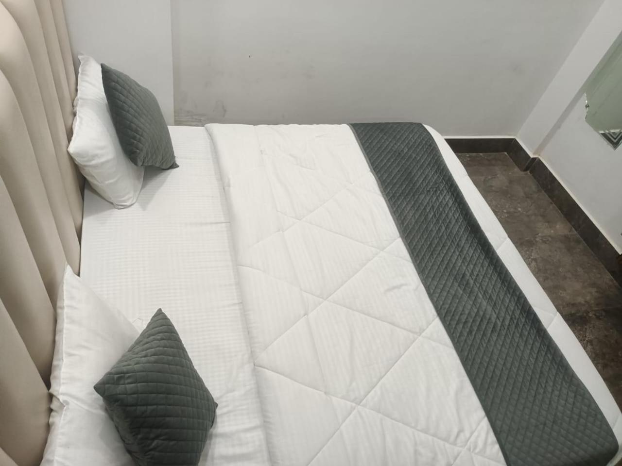 Hotel Whitehouse Ac Family Room Agra  Zewnętrze zdjęcie